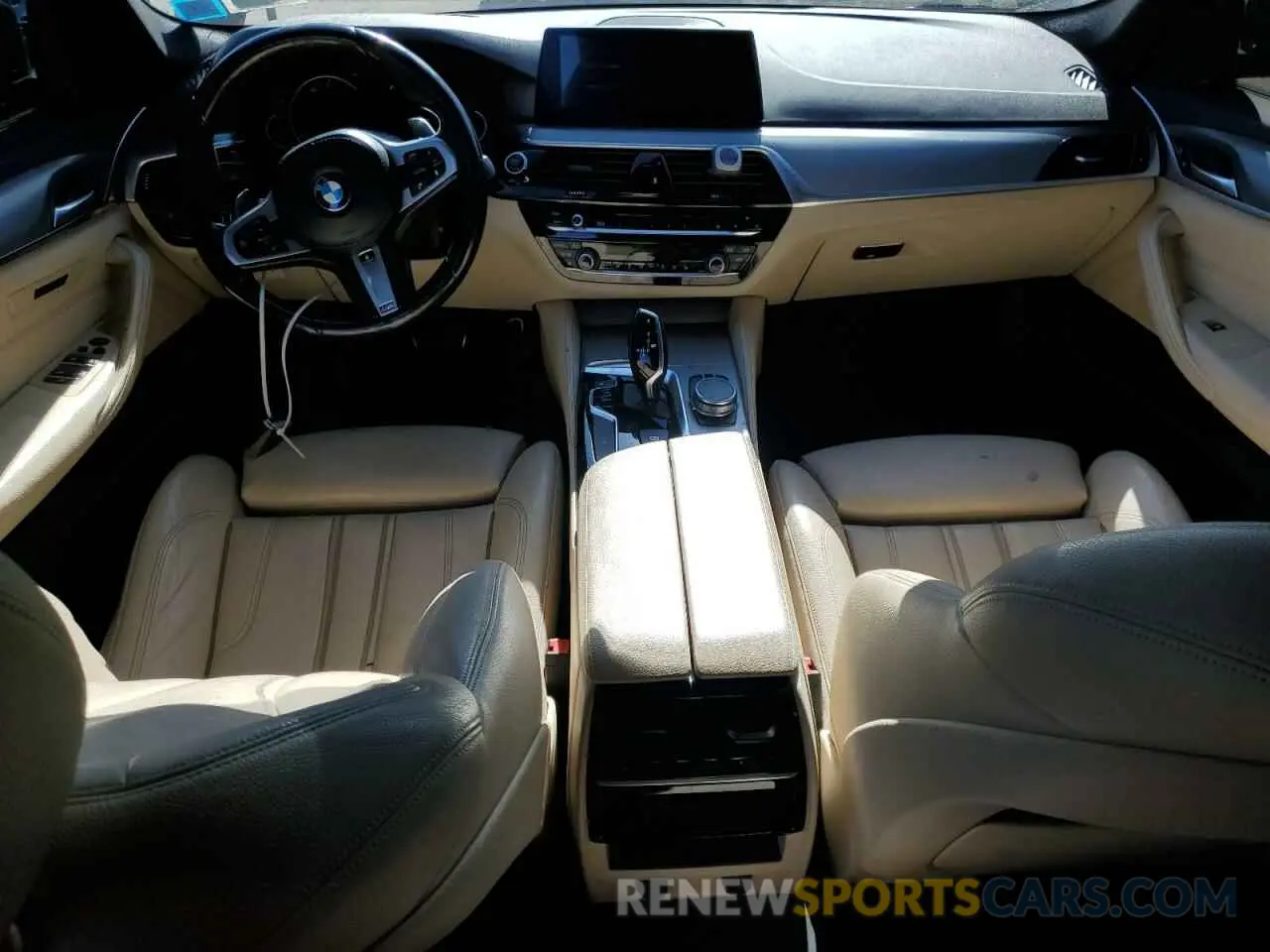 8 Фотография поврежденного автомобиля WBAJE7C57KWW20203 BMW 5 SERIES 2019