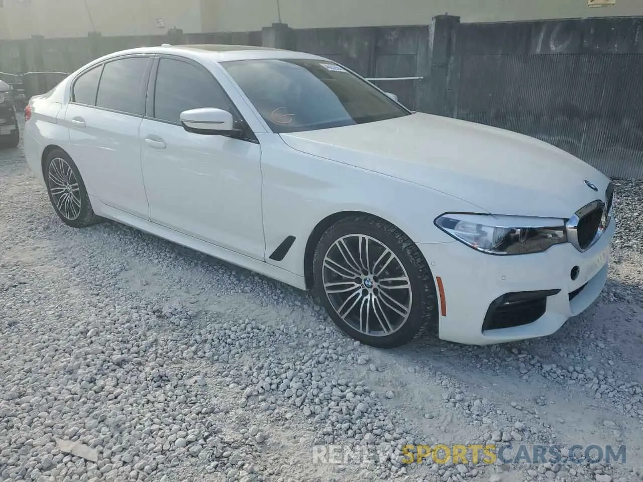 4 Photograph of a damaged car WBAJE7C58KWD55049 BMW 5 SERIES 2019