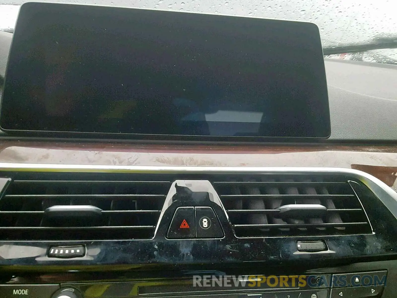 9 Photograph of a damaged car WBAJE7C58KWW00249 BMW 5 SERIES 2019