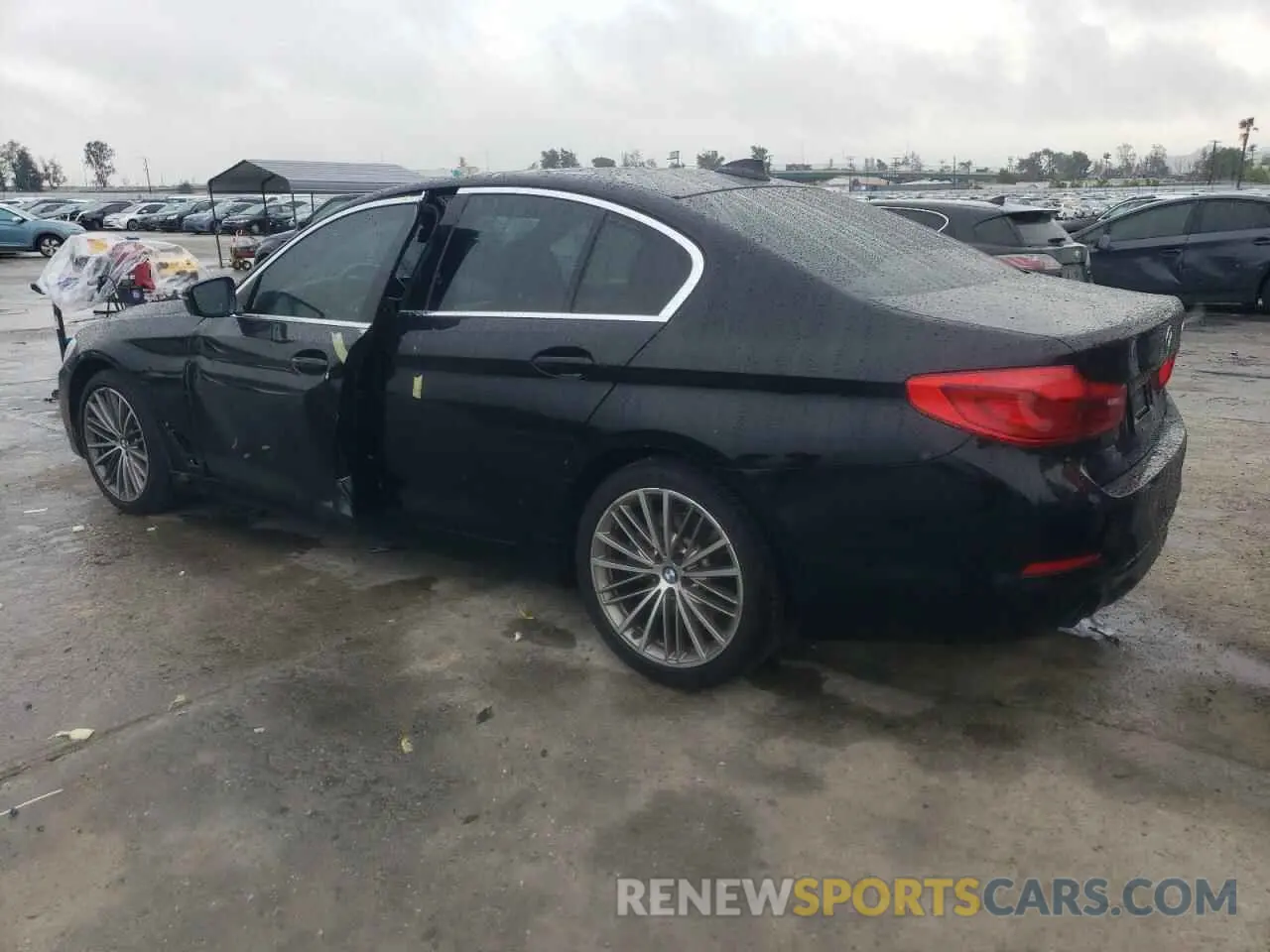 2 Фотография поврежденного автомобиля WBAJR3C01LWW77810 BMW 5 SERIES 2020