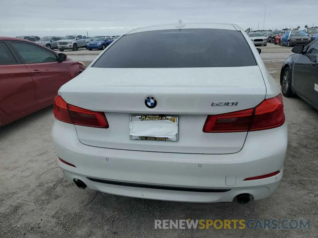 6 Фотография поврежденного автомобиля WBAJR3C02LCE48105 BMW 5 SERIES 2020