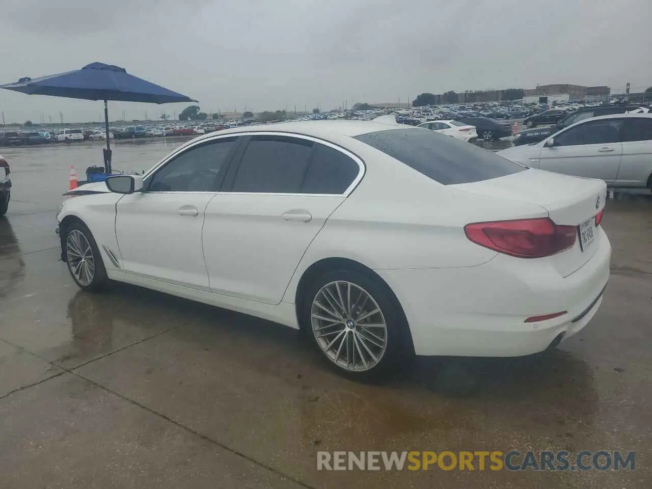2 Фотография поврежденного автомобиля WBAJR3C09LCD79980 BMW 5 SERIES 2020
