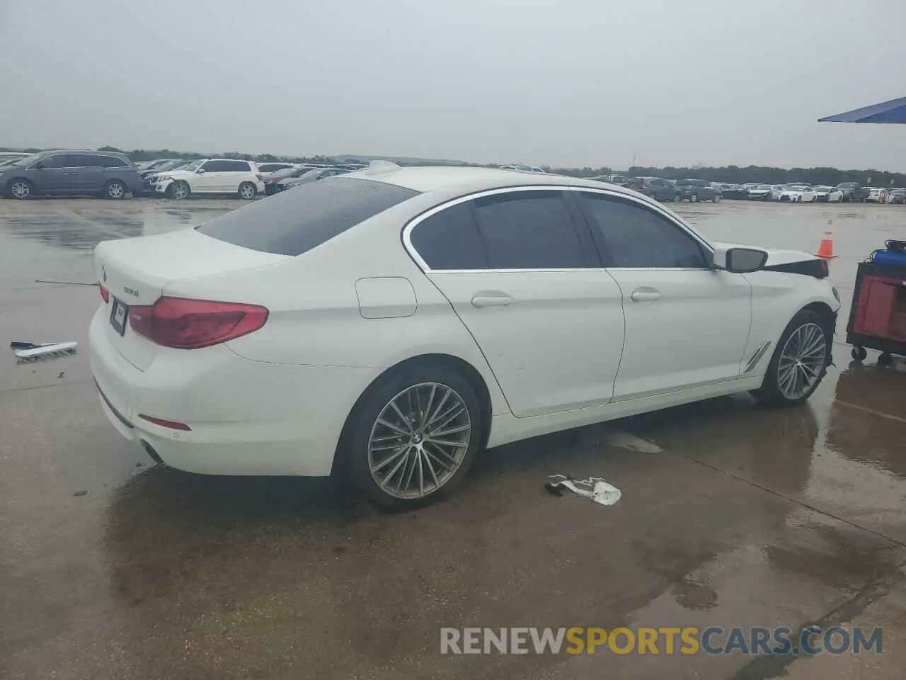 3 Фотография поврежденного автомобиля WBAJR3C09LCD79980 BMW 5 SERIES 2020