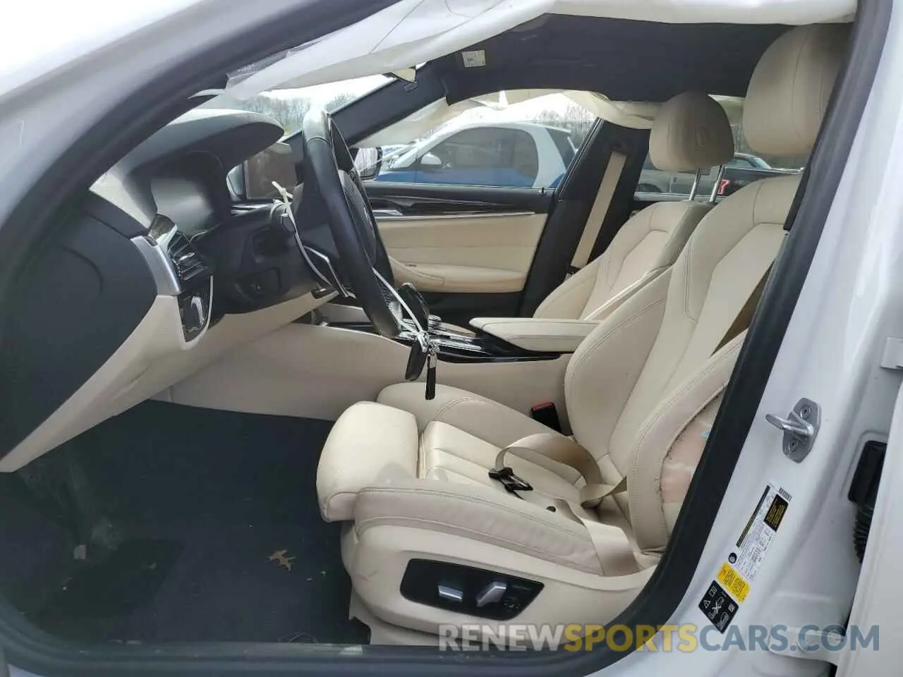 7 Фотография поврежденного автомобиля WBAJR7C03LCE58567 BMW 5 SERIES 2020