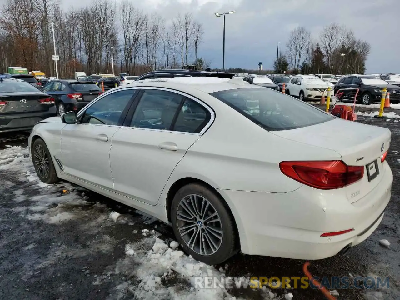 2 Фотография поврежденного автомобиля WBAJR7C09LWW64858 BMW 5 SERIES 2020