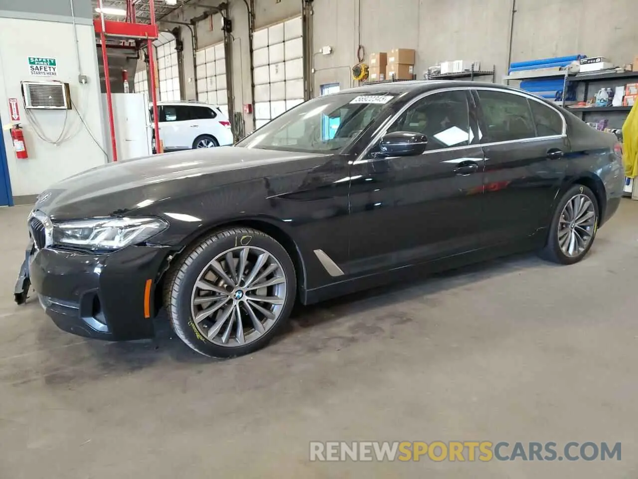 1 Photograph of a damaged car WBA13BJ01MCF15454 BMW 5 SERIES 2021