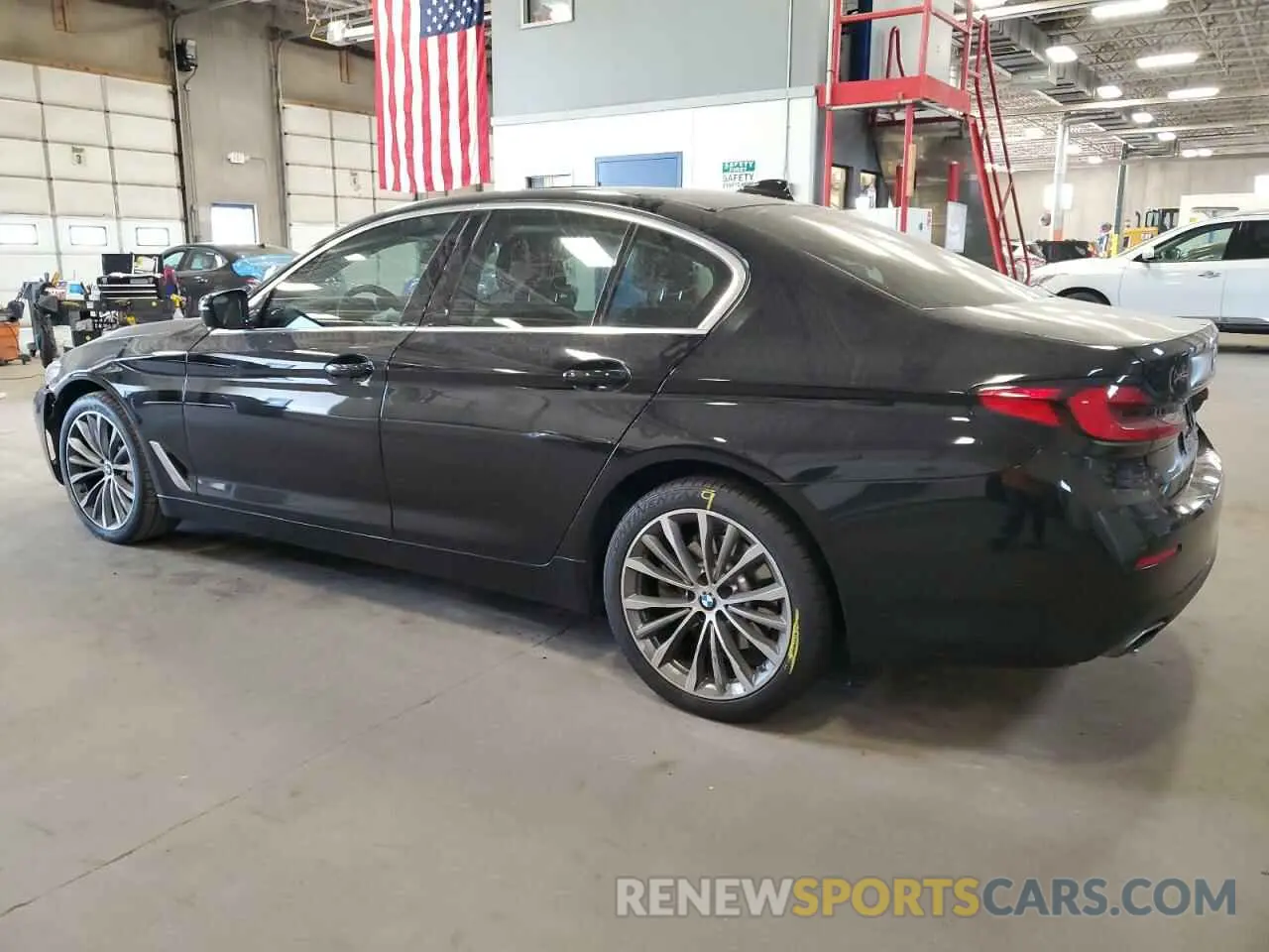2 Photograph of a damaged car WBA13BJ01MCF15454 BMW 5 SERIES 2021