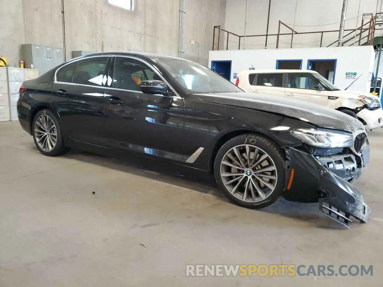 4 Photograph of a damaged car WBA13BJ01MCF15454 BMW 5 SERIES 2021