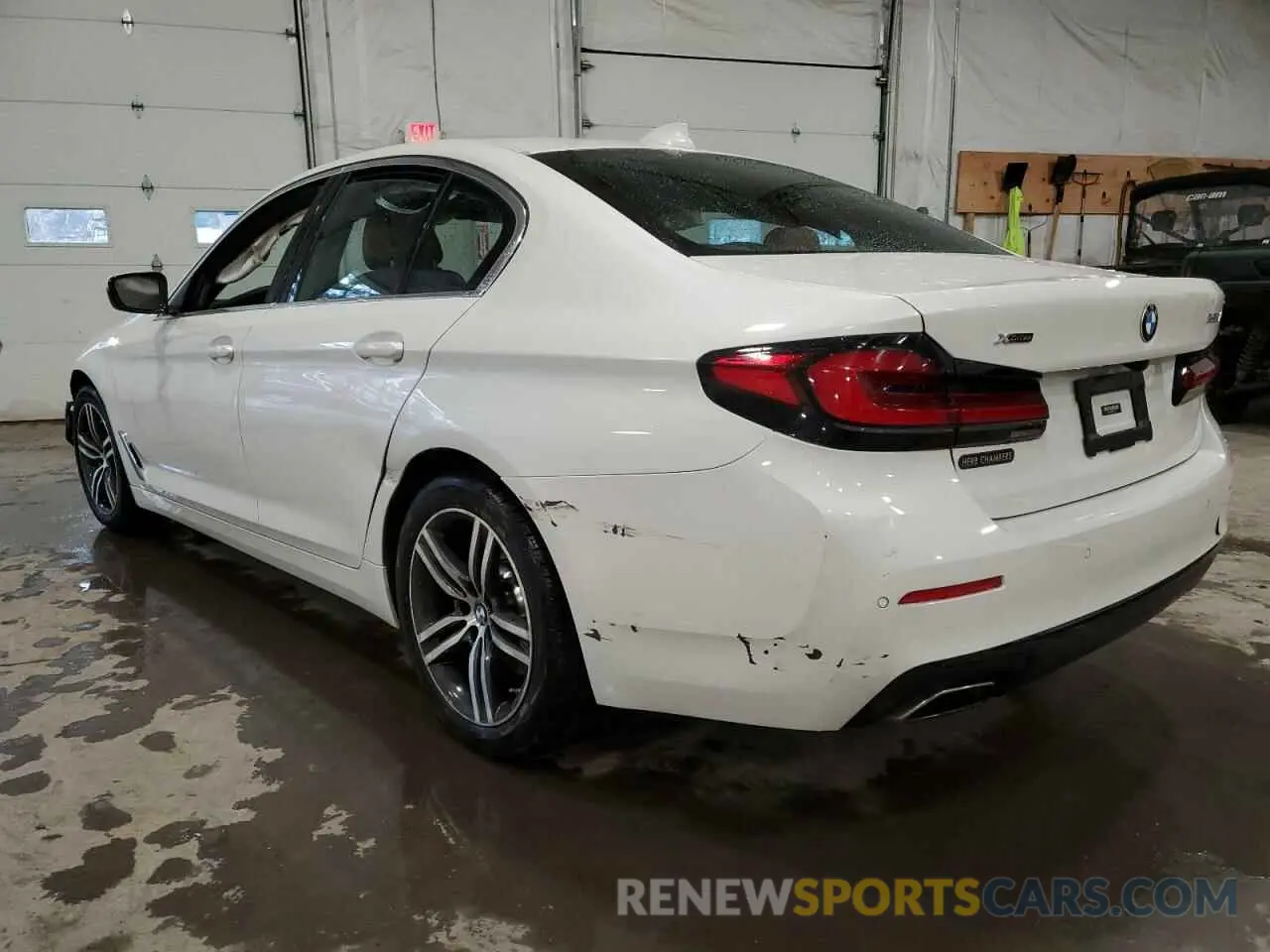 2 Фотография поврежденного автомобиля WBA13BJ02MWX13505 BMW 5 SERIES 2021