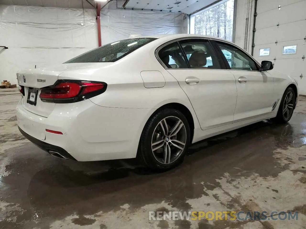 3 Фотография поврежденного автомобиля WBA13BJ02MWX13505 BMW 5 SERIES 2021