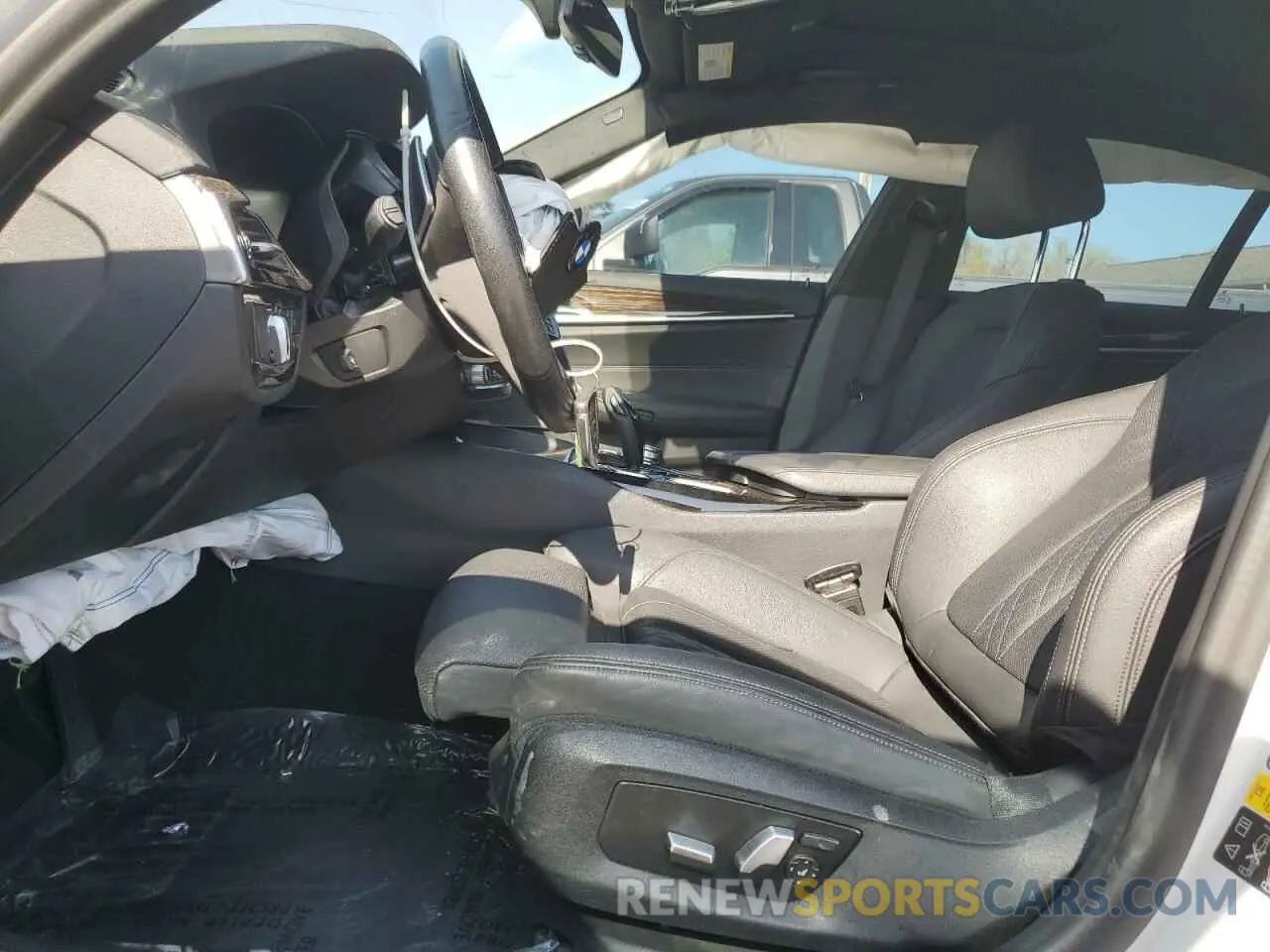 7 Photograph of a damaged car WBA13BJ04MWX11514 BMW 5 SERIES 2021
