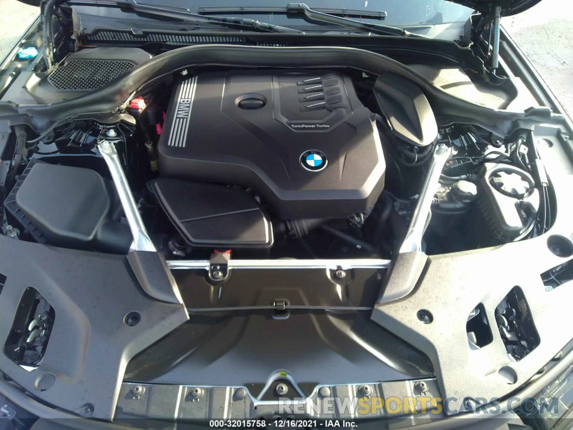 10 Photograph of a damaged car WBA13BJ09MCF89804 BMW 5 SERIES 2021