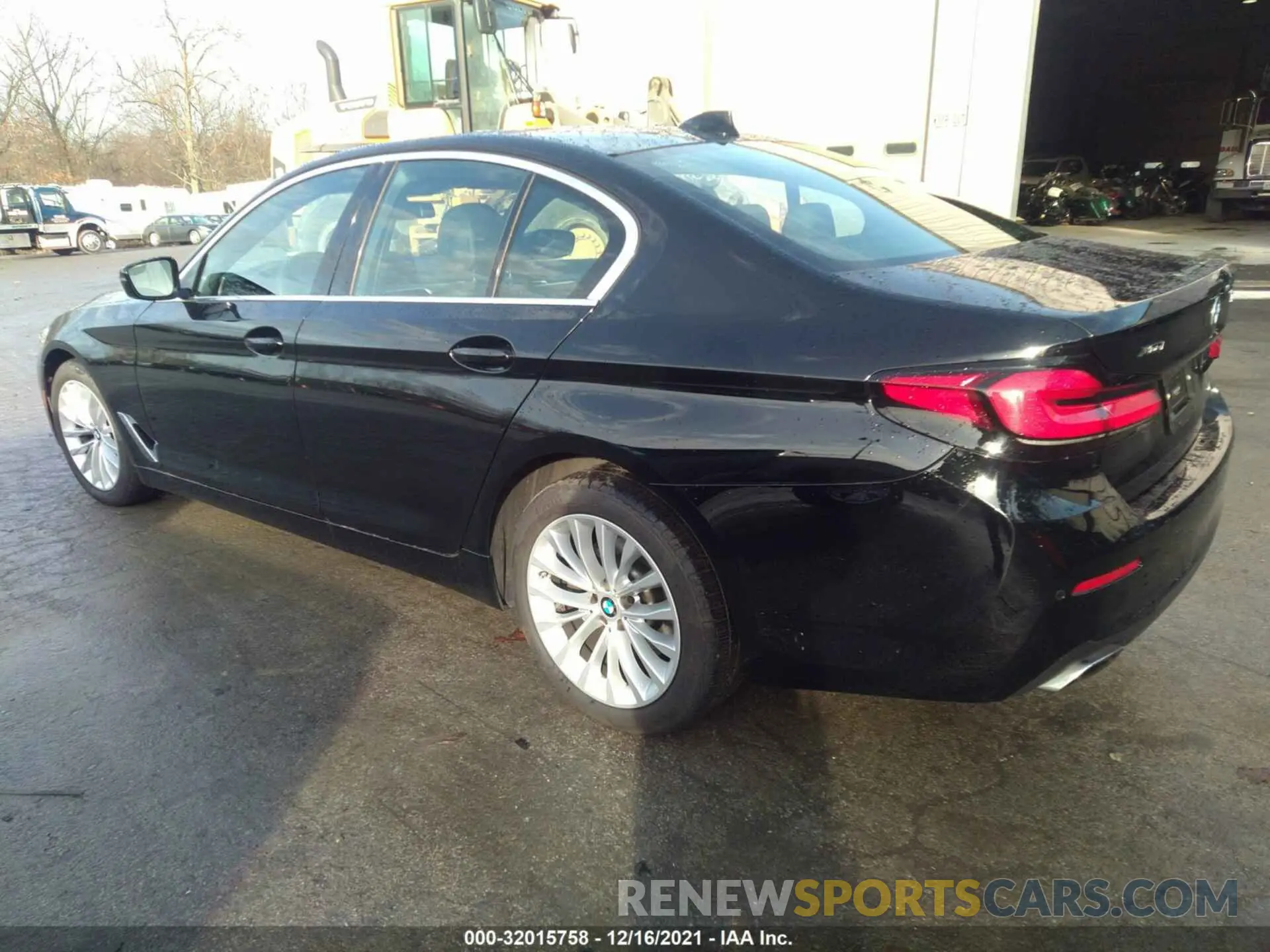 3 Photograph of a damaged car WBA13BJ09MCF89804 BMW 5 SERIES 2021