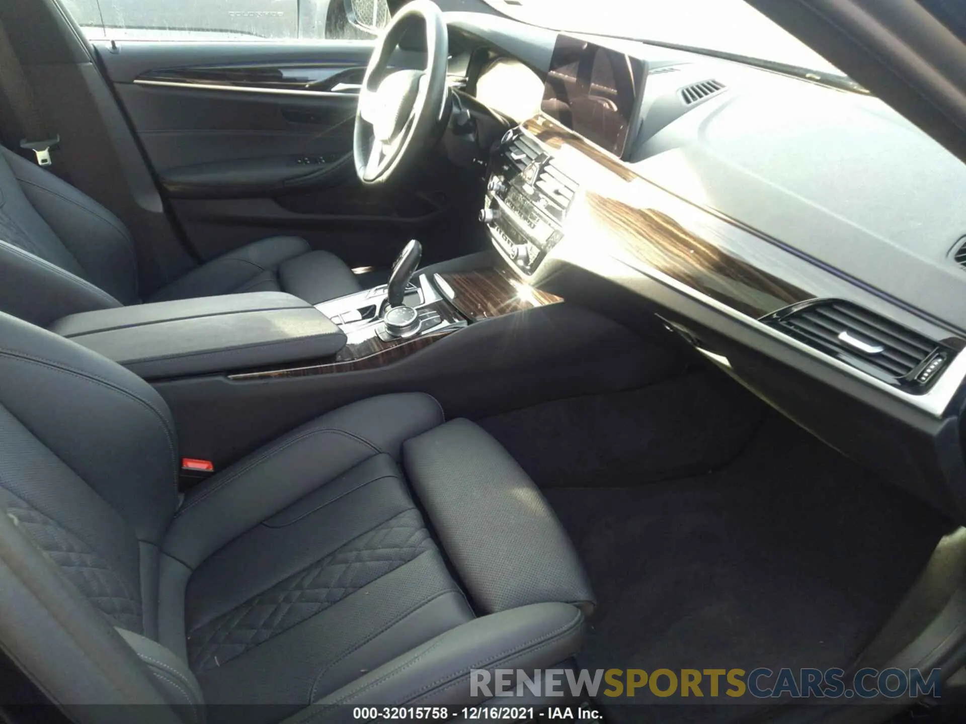 5 Photograph of a damaged car WBA13BJ09MCF89804 BMW 5 SERIES 2021