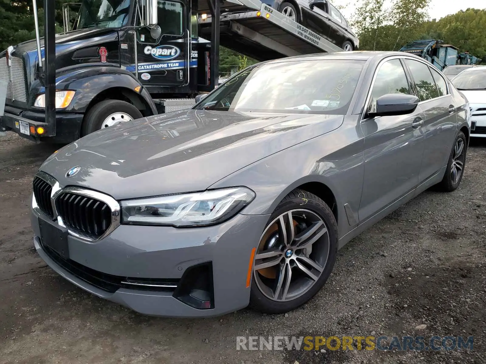 2 Фотография поврежденного автомобиля WBA13BJ0XMWX10013 BMW 5 SERIES 2021