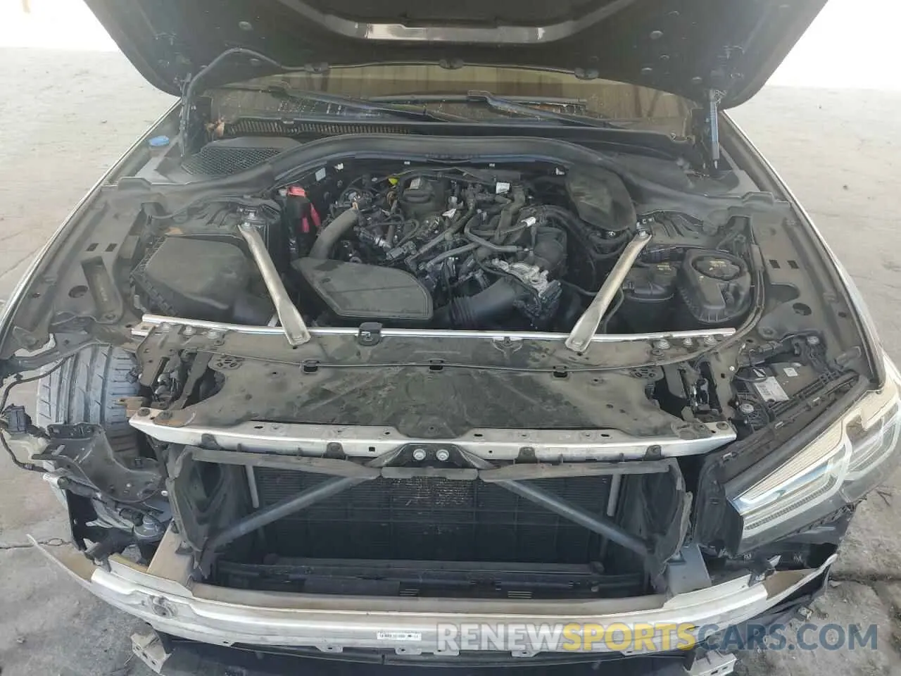 11 Photograph of a damaged car WBA53BH01MCF60675 BMW 5 SERIES 2021