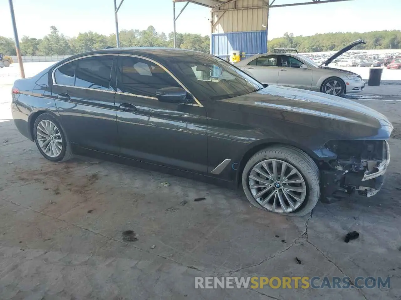 4 Photograph of a damaged car WBA53BH01MCF60675 BMW 5 SERIES 2021