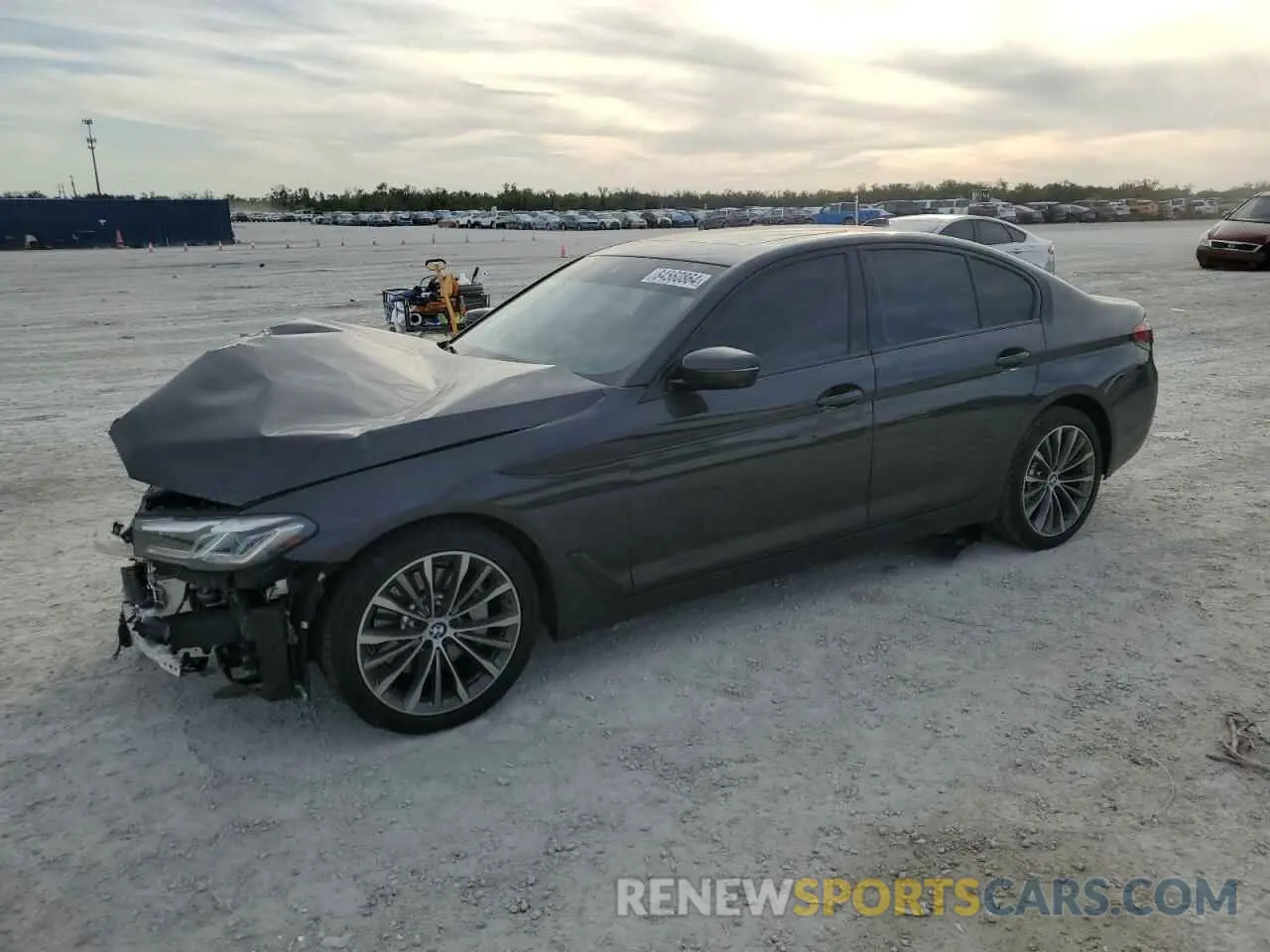 1 Фотография поврежденного автомобиля WBA53BH03MCF19447 BMW 5 SERIES 2021