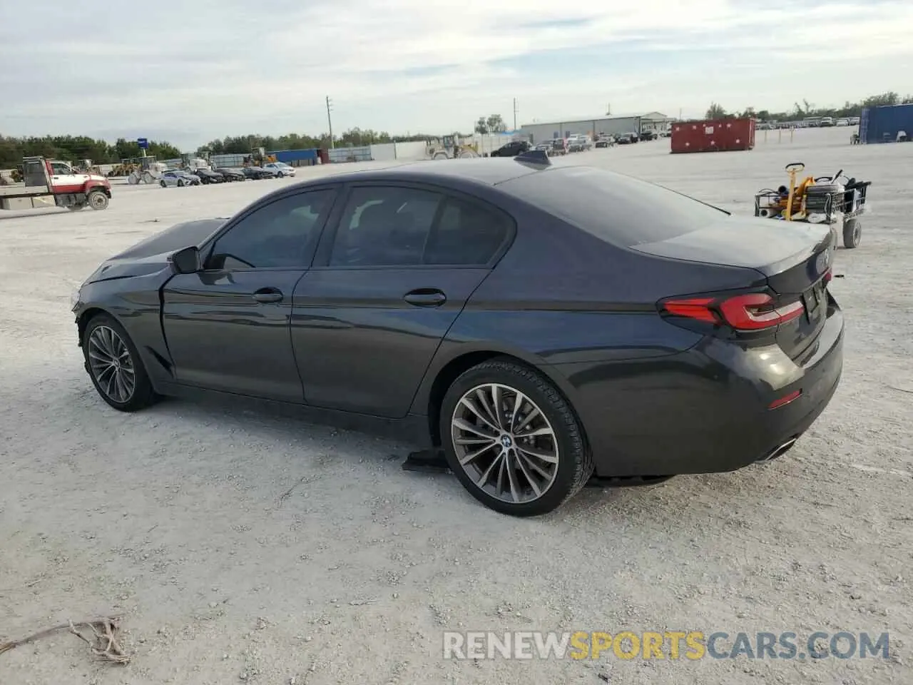 2 Фотография поврежденного автомобиля WBA53BH03MCF19447 BMW 5 SERIES 2021