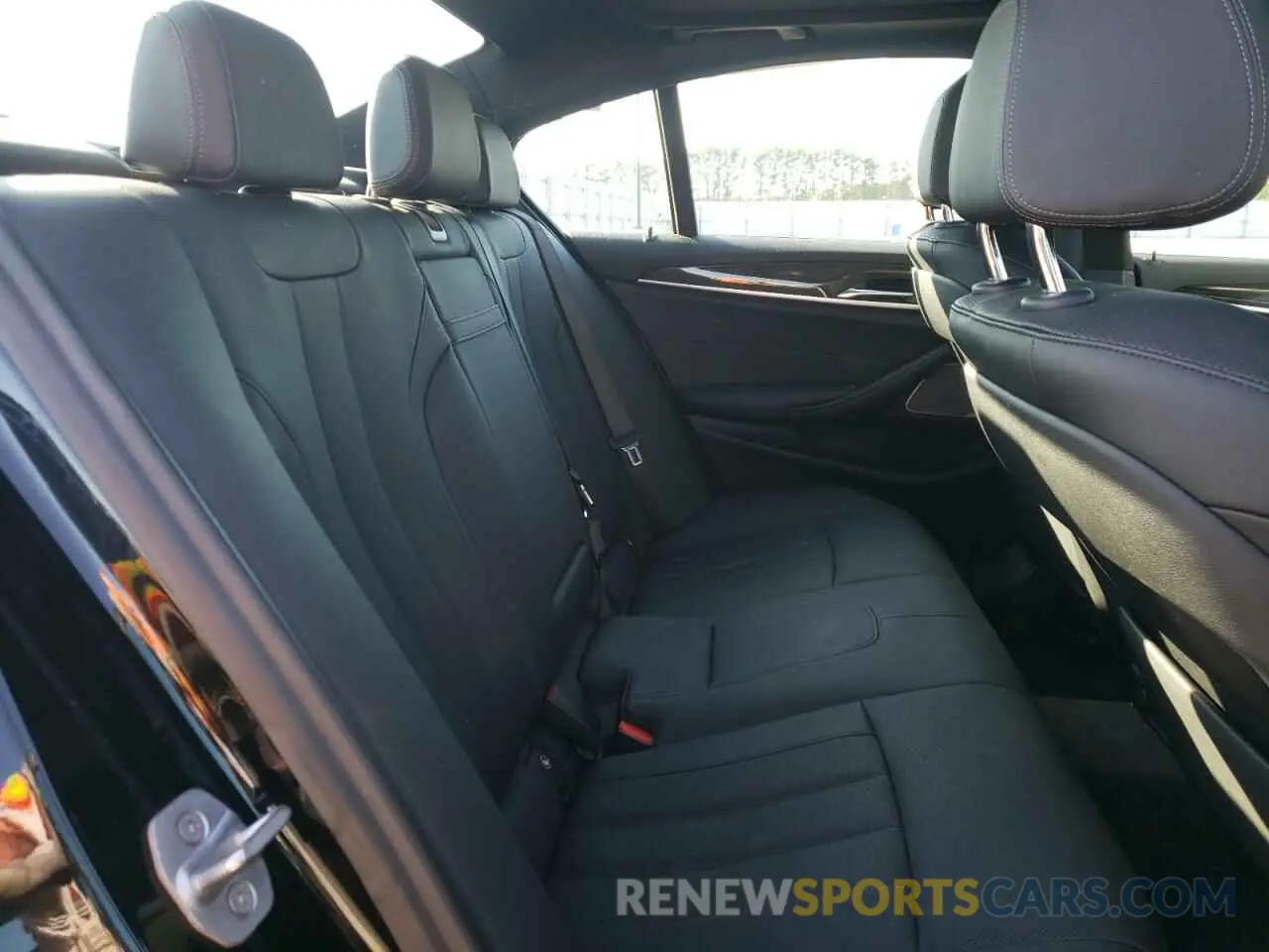 6 Фотография поврежденного автомобиля WBA53BH05MCF13651 BMW 5 SERIES 2021