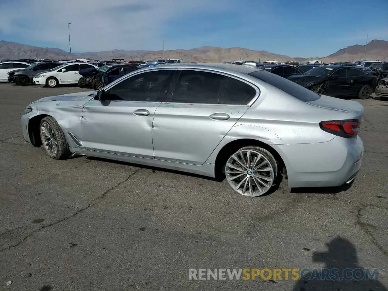 2 Фотография поврежденного автомобиля WBA53BH07MWX17069 BMW 5 SERIES 2021