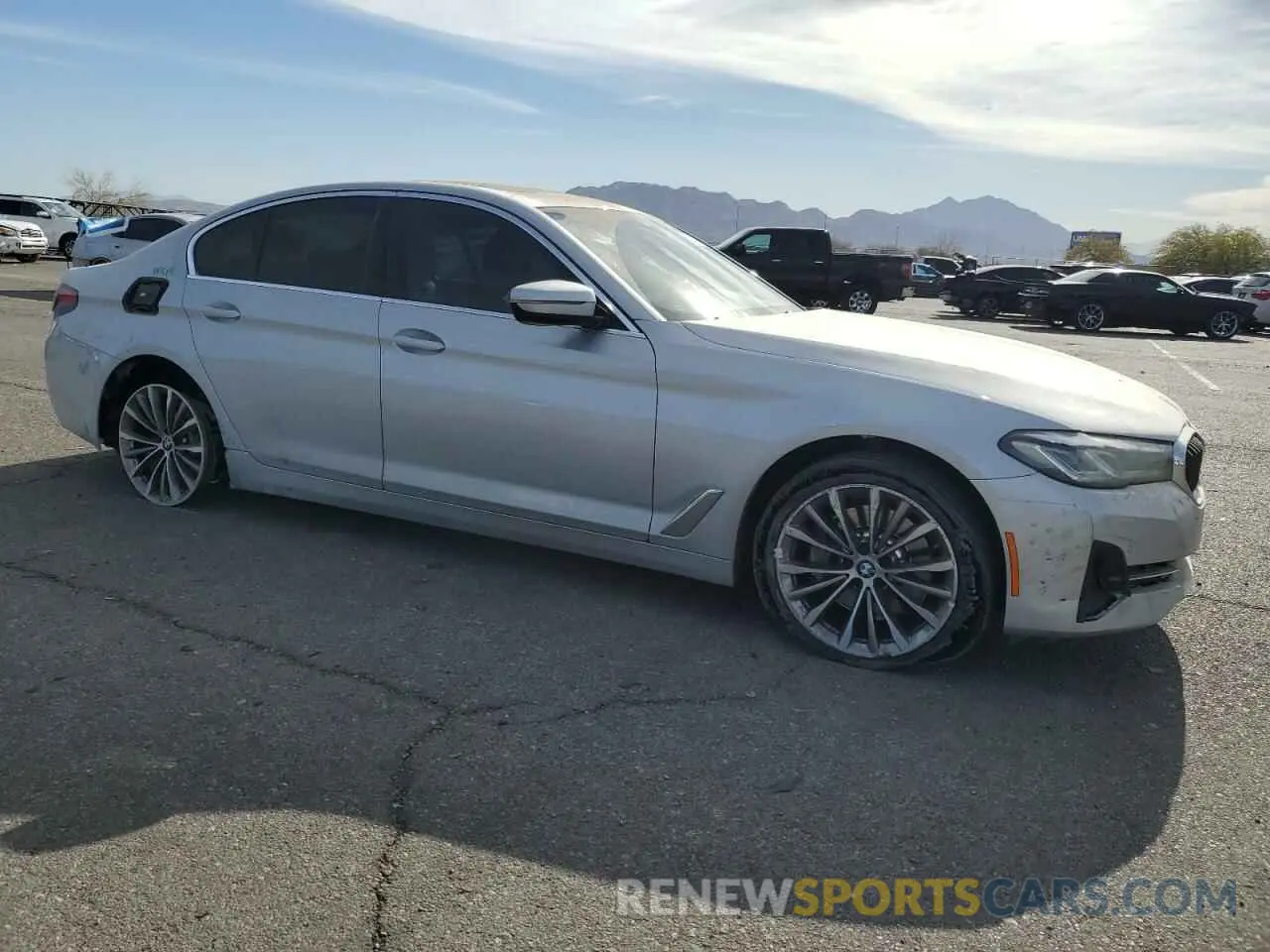 4 Фотография поврежденного автомобиля WBA53BH07MWX17069 BMW 5 SERIES 2021