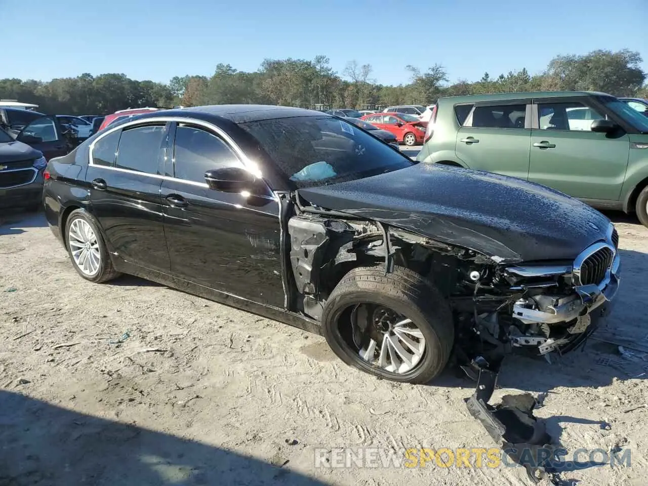 4 Фотография поврежденного автомобиля WBA53BH08MCF62939 BMW 5 SERIES 2021