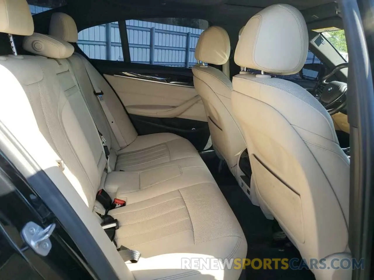 10 Photograph of a damaged car WBA53BH0XMWW98212 BMW 5 SERIES 2021