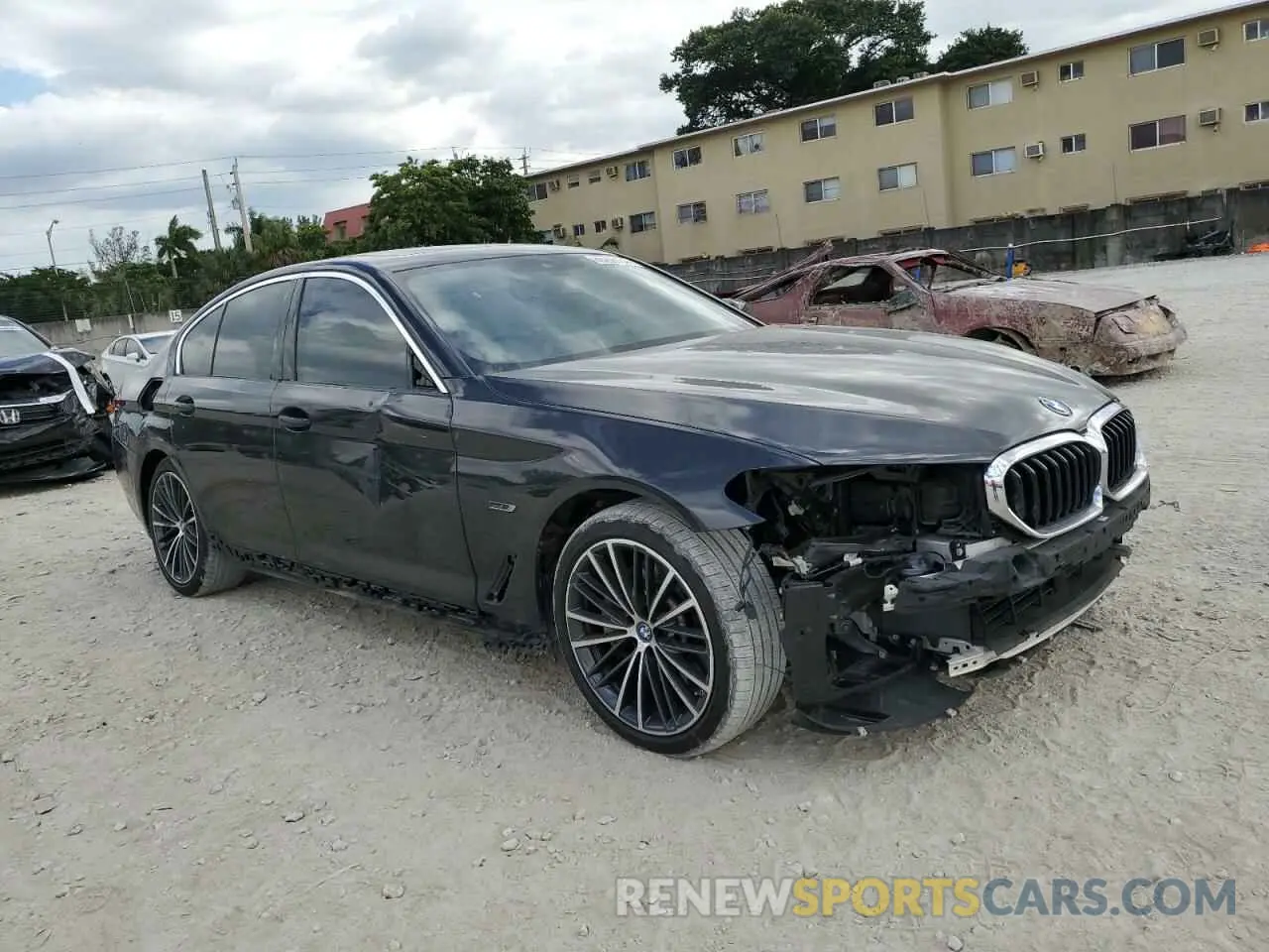 4 Photograph of a damaged car WBA13AG02NCK27636 BMW 5 SERIES 2022