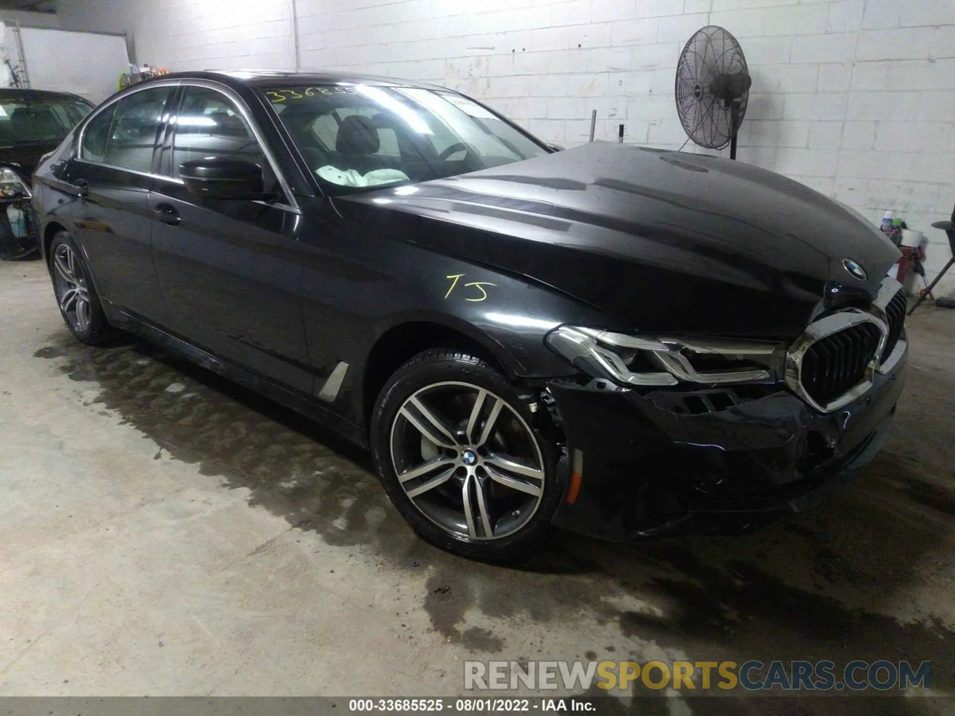 1 Фотография поврежденного автомобиля WBA13BJ01NWX62017 BMW 5 SERIES 2022