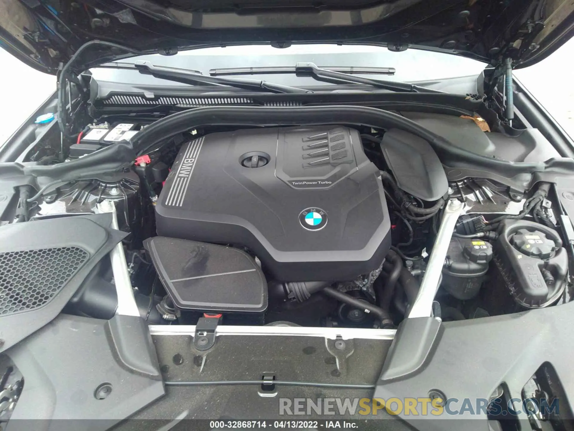 10 Photograph of a damaged car WBA13BJ08NWX39589 BMW 5 SERIES 2022