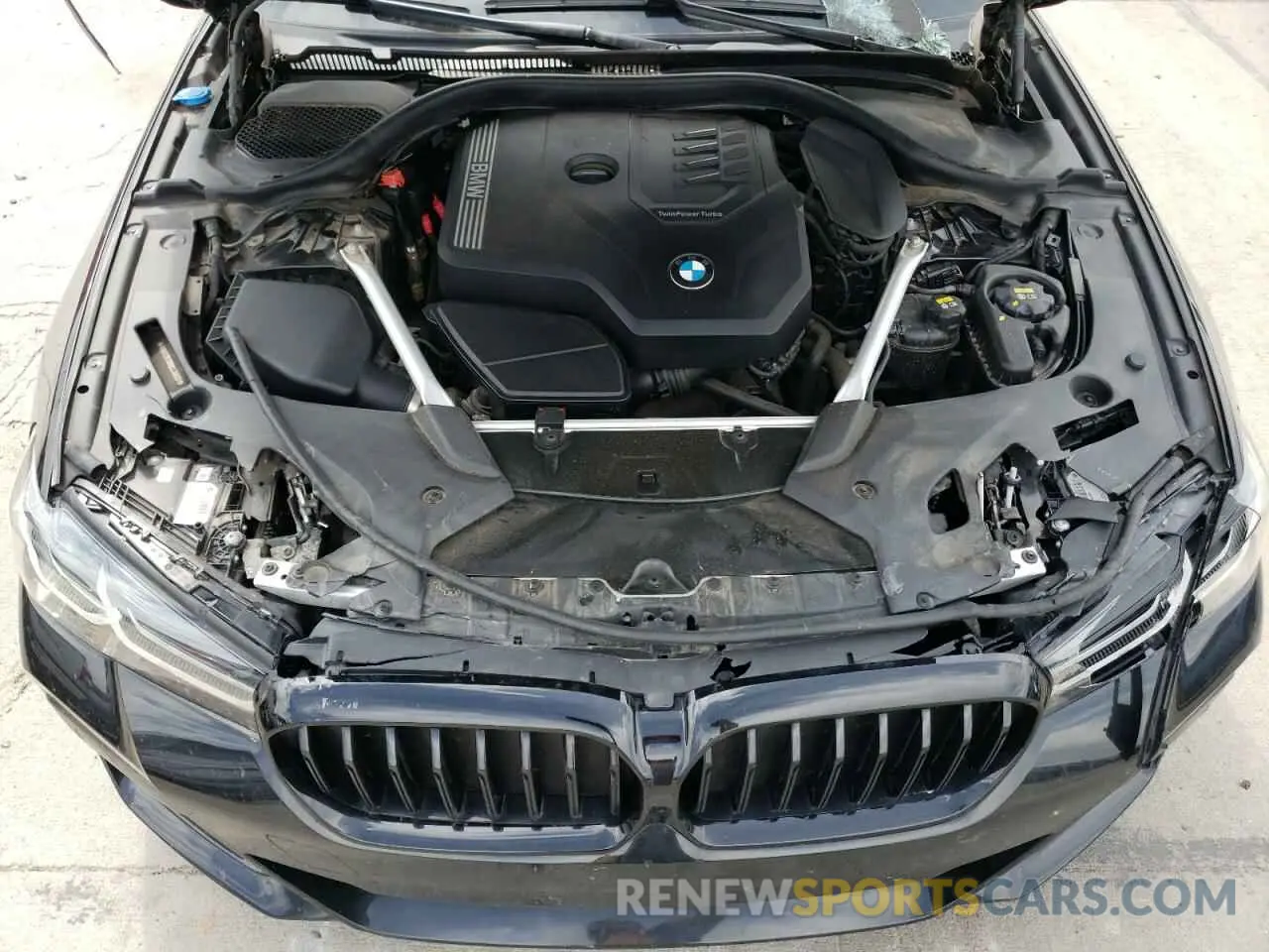 11 Photograph of a damaged car WBA13BJ09NCJ30562 BMW 5 SERIES 2022