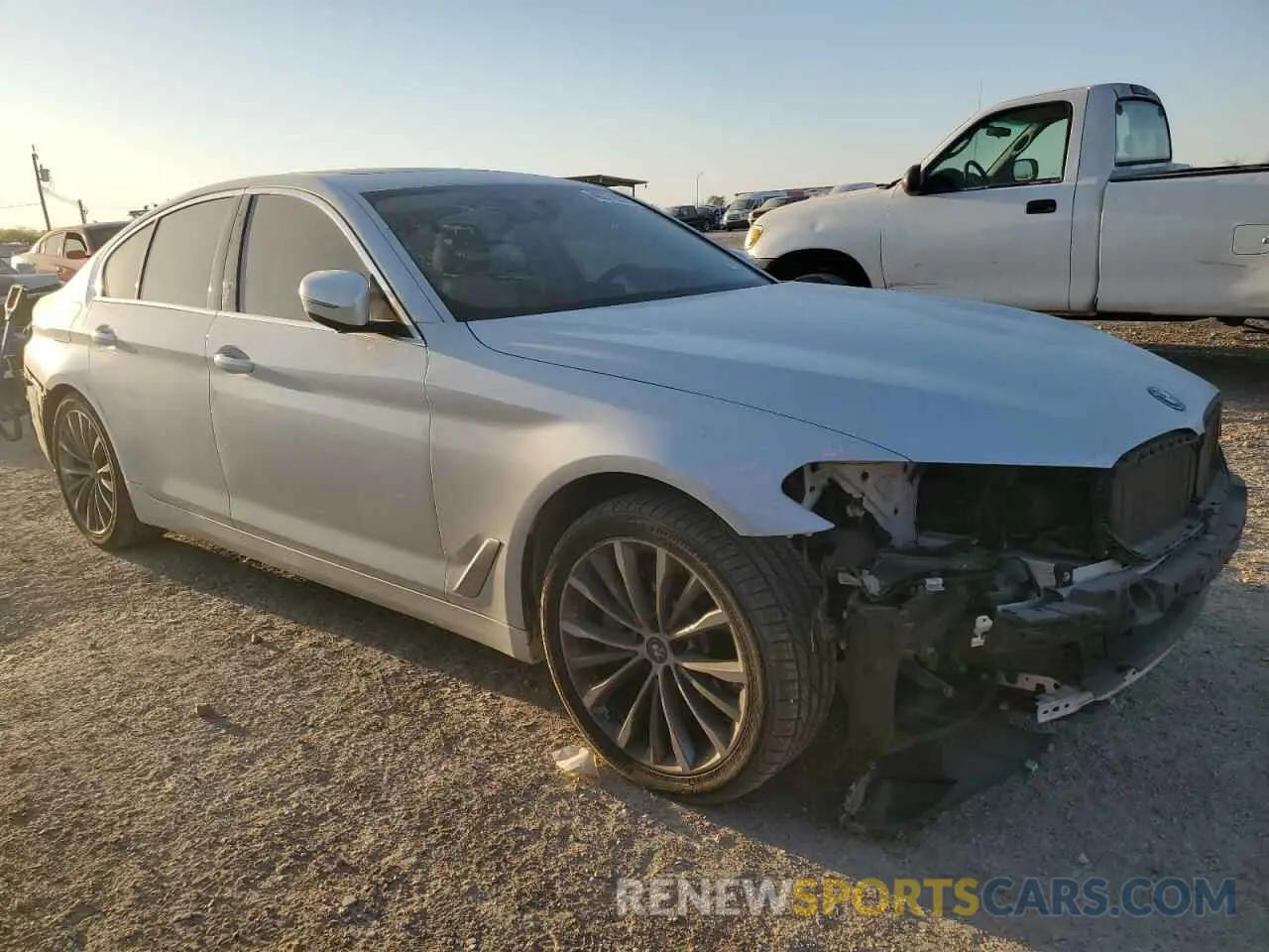 4 Photograph of a damaged car WBA33AG01NCK27460 BMW 5 SERIES 2022
