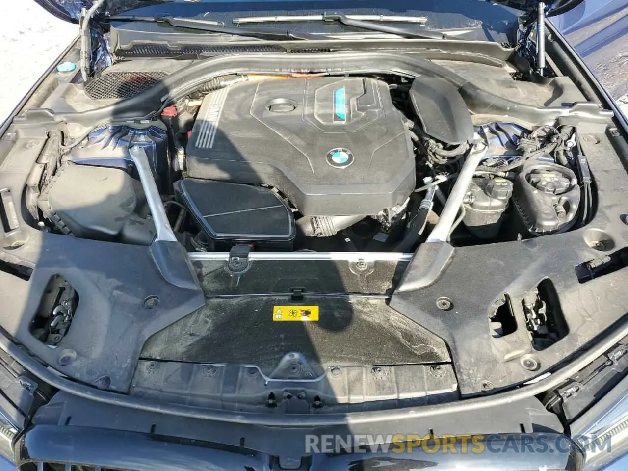 11 Photograph of a damaged car WBA33AG03NCJ96373 BMW 5 SERIES 2022