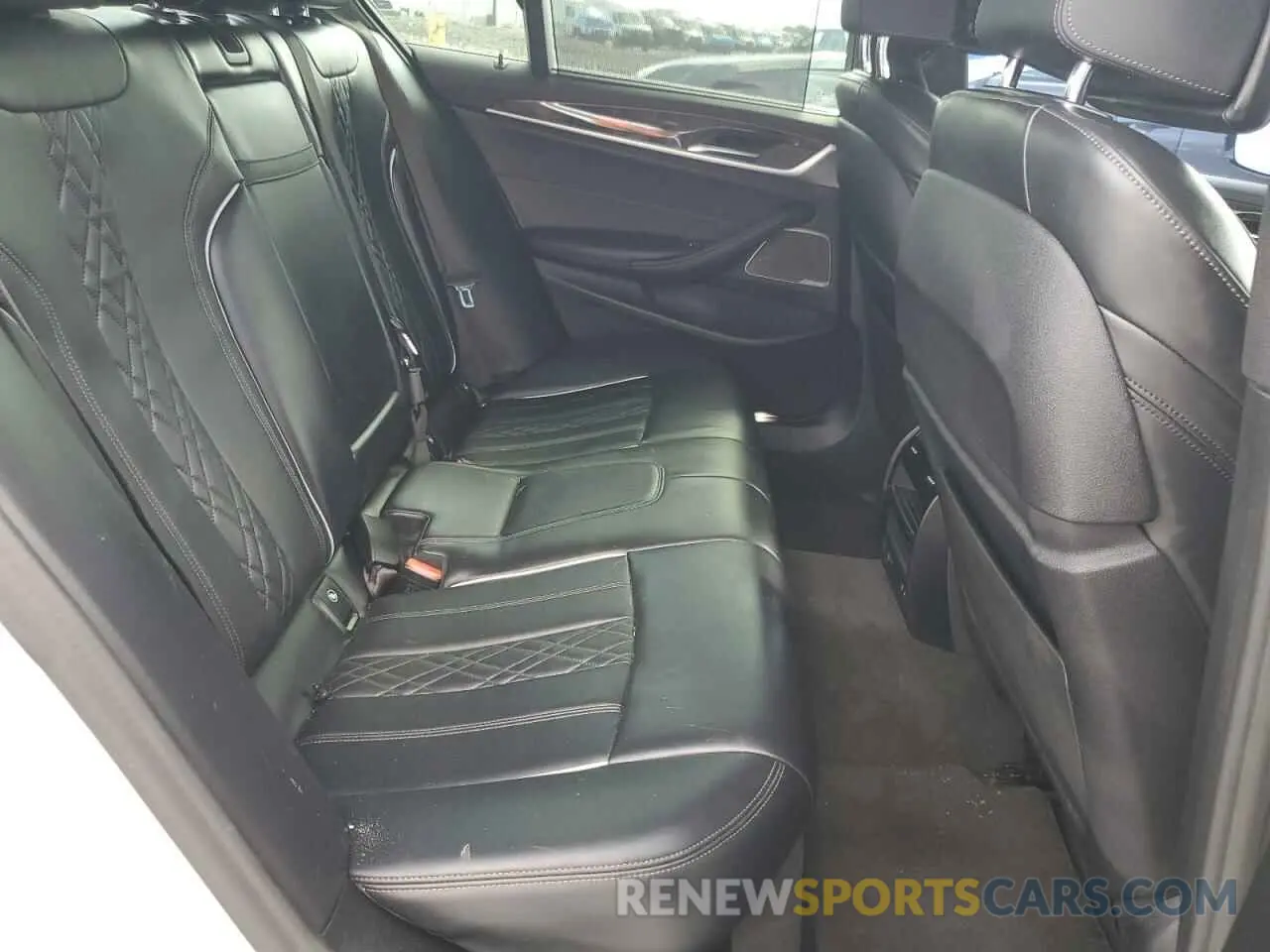 10 Фотография поврежденного автомобиля WBA53BH02NWX44049 BMW 5 SERIES 2022