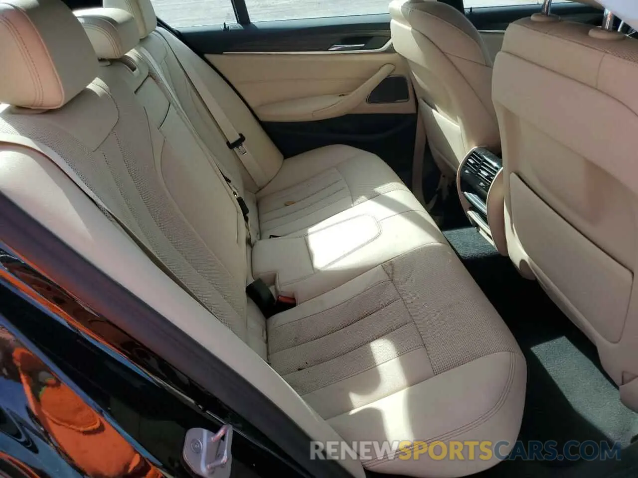 10 Photograph of a damaged car WBA53BH06NCJ01592 BMW 5 SERIES 2022