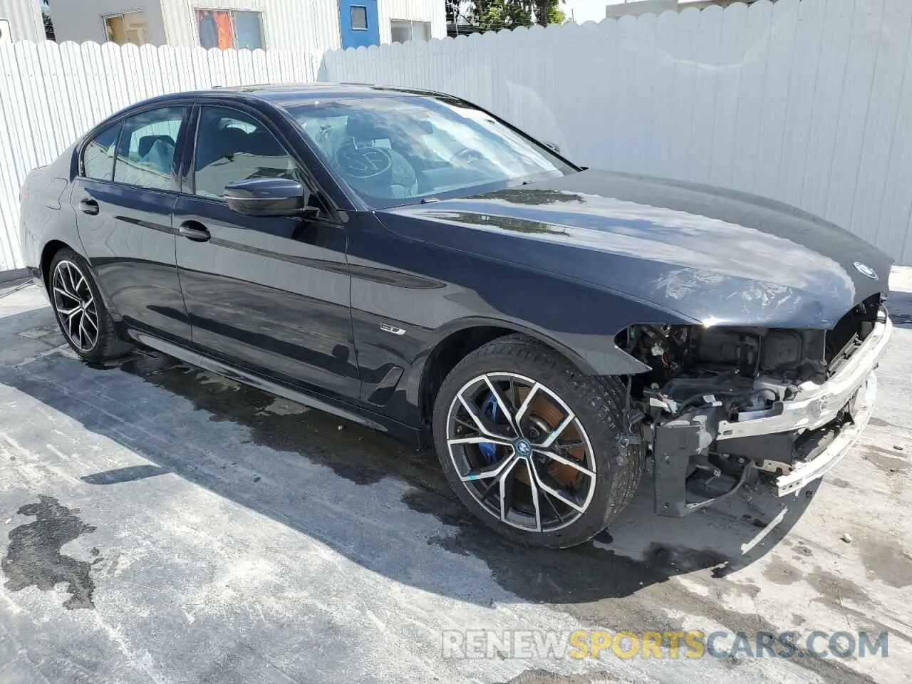 4 Фотография поврежденного автомобиля WBA33AG01PCL93934 BMW 5 SERIES 2023