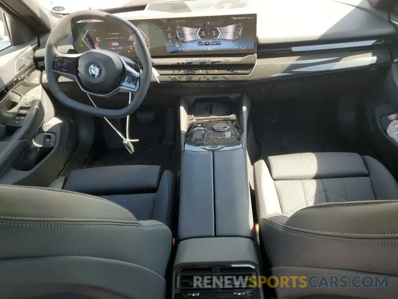 8 Фотография поврежденного автомобиля WBA53FJ00RCP20115 BMW 5 SERIES 2024