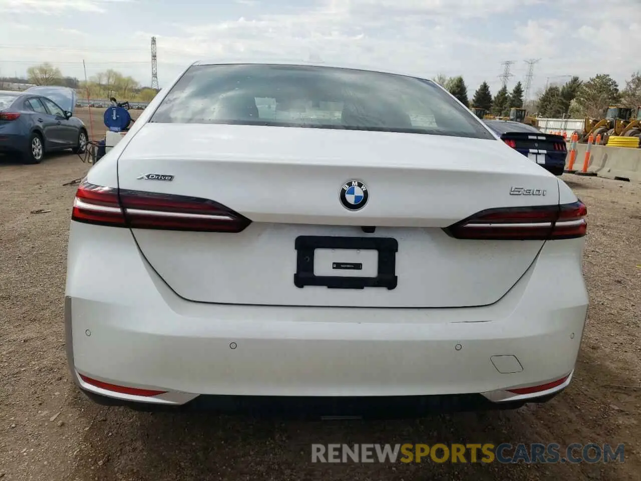 6 Фотография поврежденного автомобиля WBA53FJ04RCS47707 BMW 5 SERIES 2024