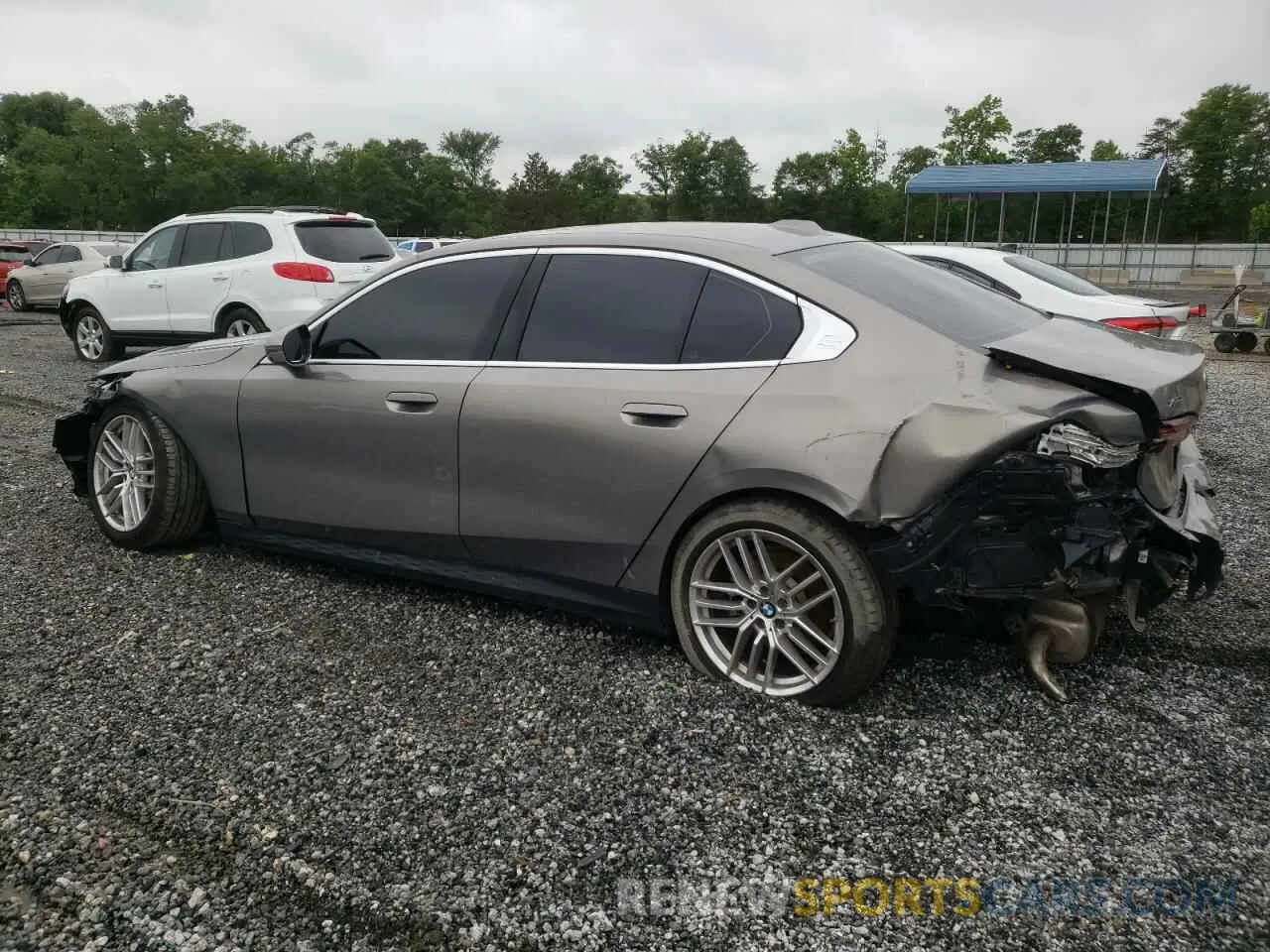 2 Фотография поврежденного автомобиля WBA53FJ09RCS08708 BMW 5 SERIES 2024