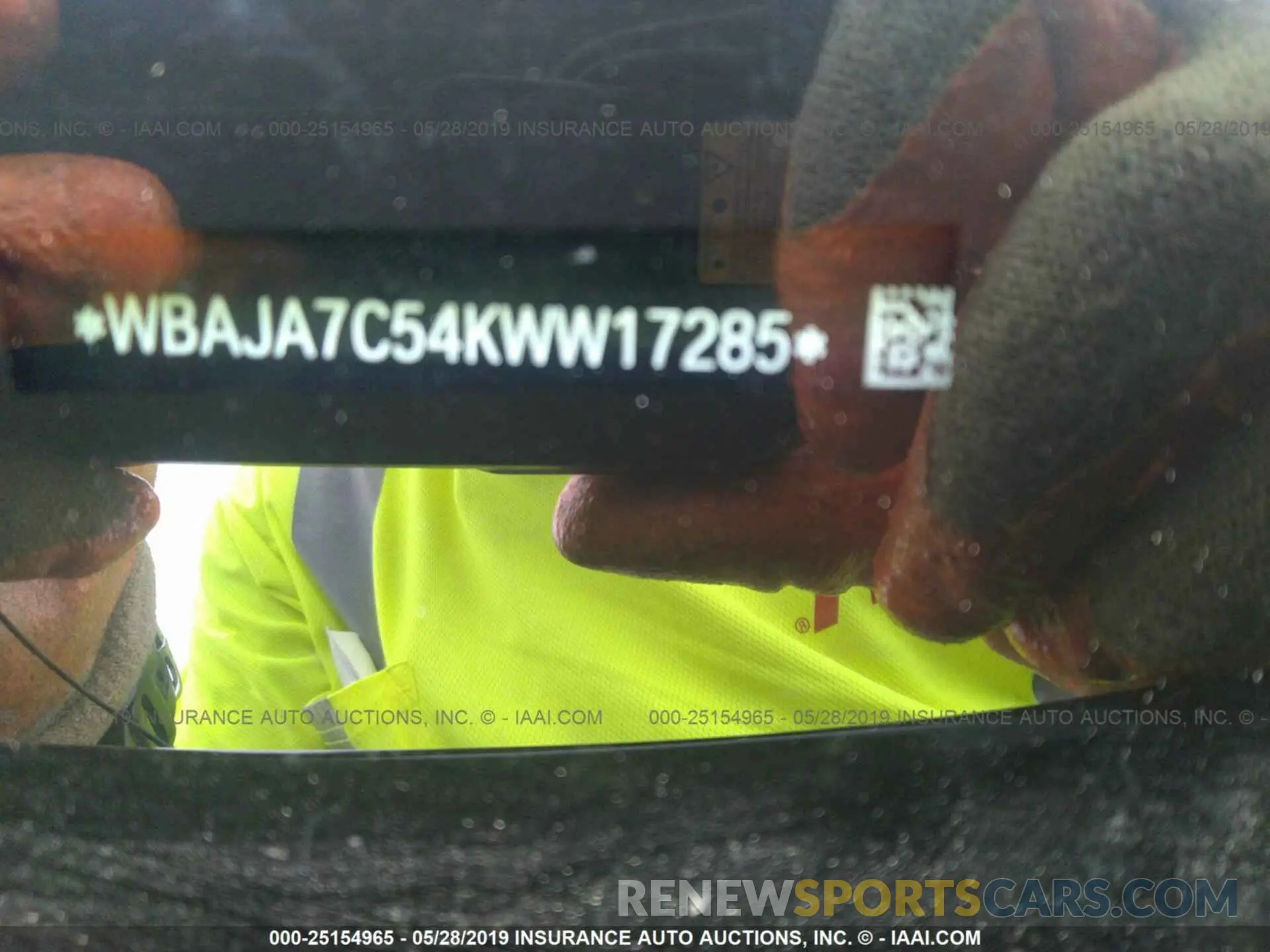 9 Photograph of a damaged car WBAJA7C54KWW17285 BMW 530 2019