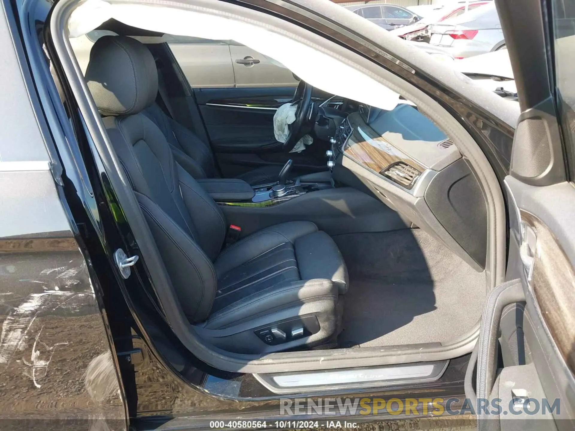 5 Photograph of a damaged car WBAJR7C07LCE12367 BMW 530 2020