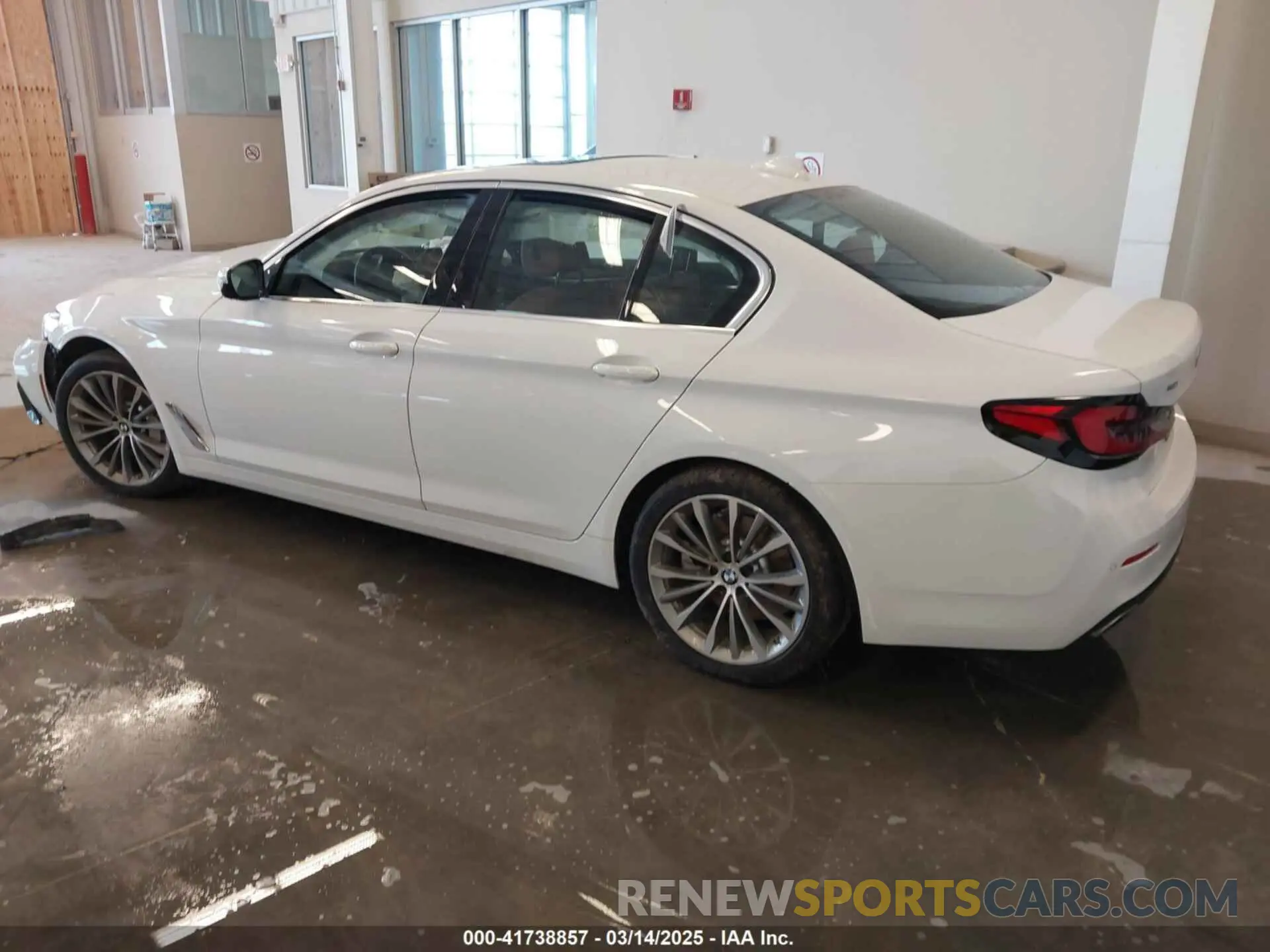 3 Photograph of a damaged car WBA13BJ05NWX59007 BMW 530 2022