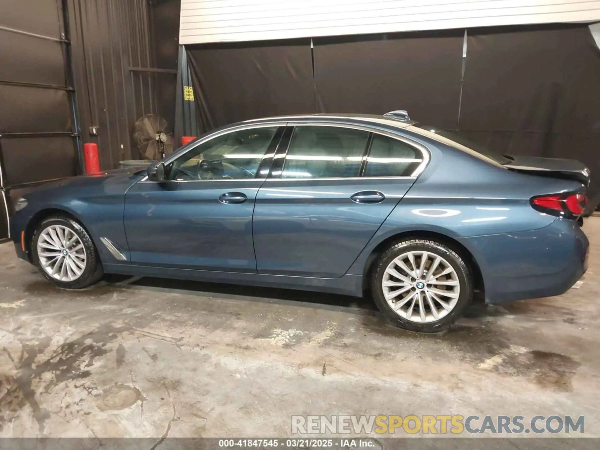 14 Photograph of a damaged car WBA13BJ09PWY22919 BMW 530 2023