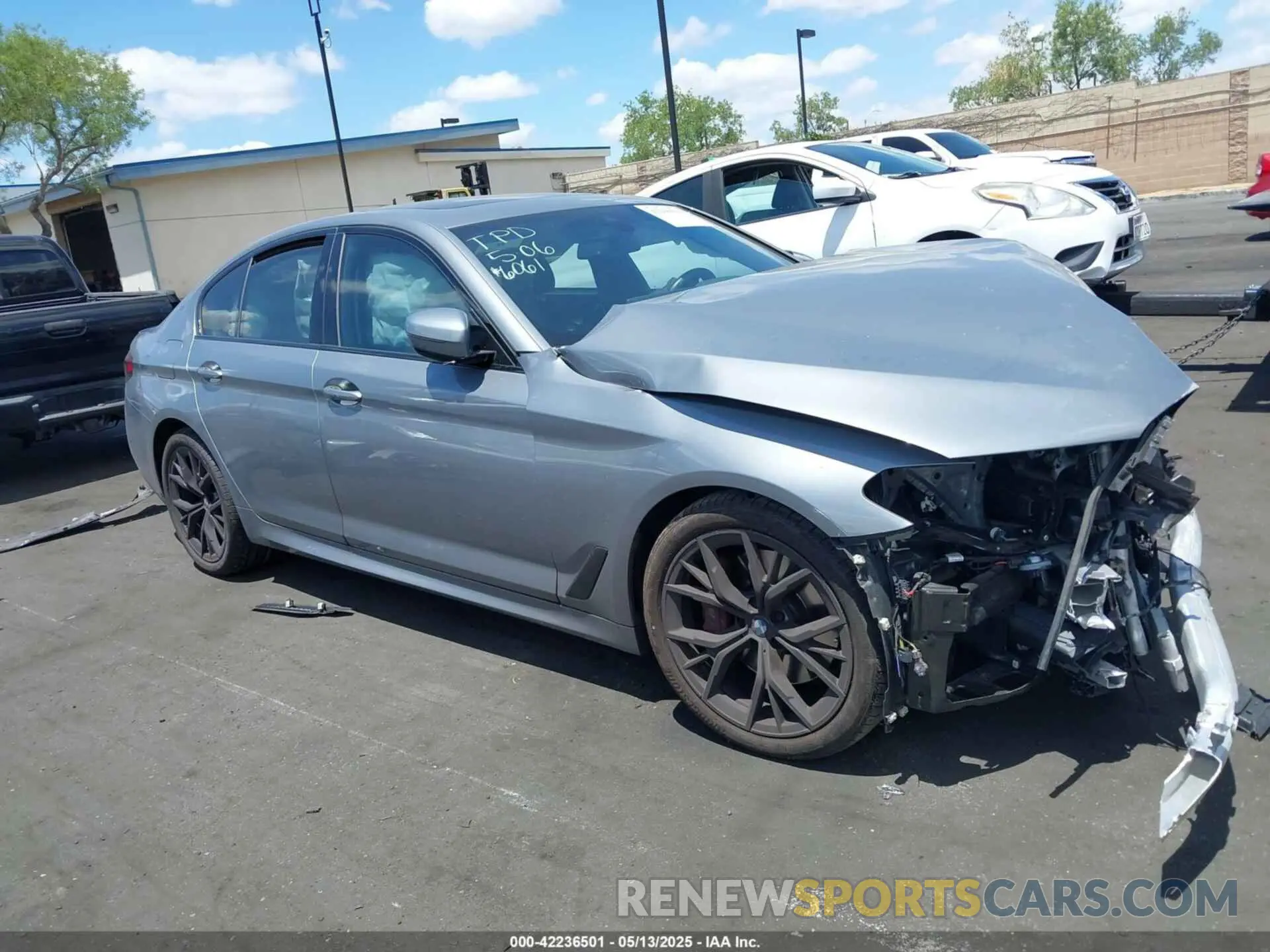 14 Photograph of a damaged car WBA53BH03PWY06061 BMW 530 2023