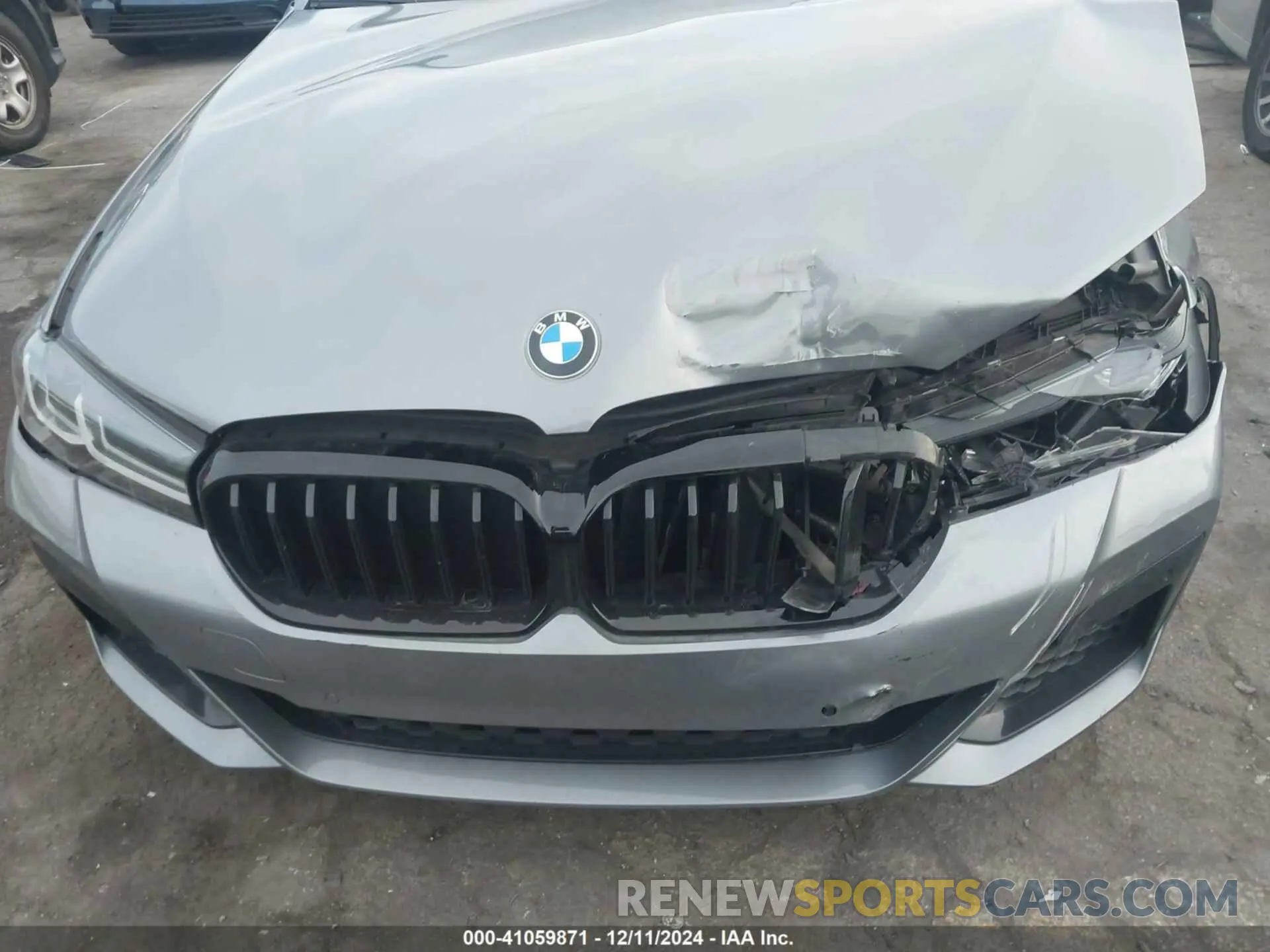 17 Photograph of a damaged car WBA53BH06PCL88886 BMW 530 2023