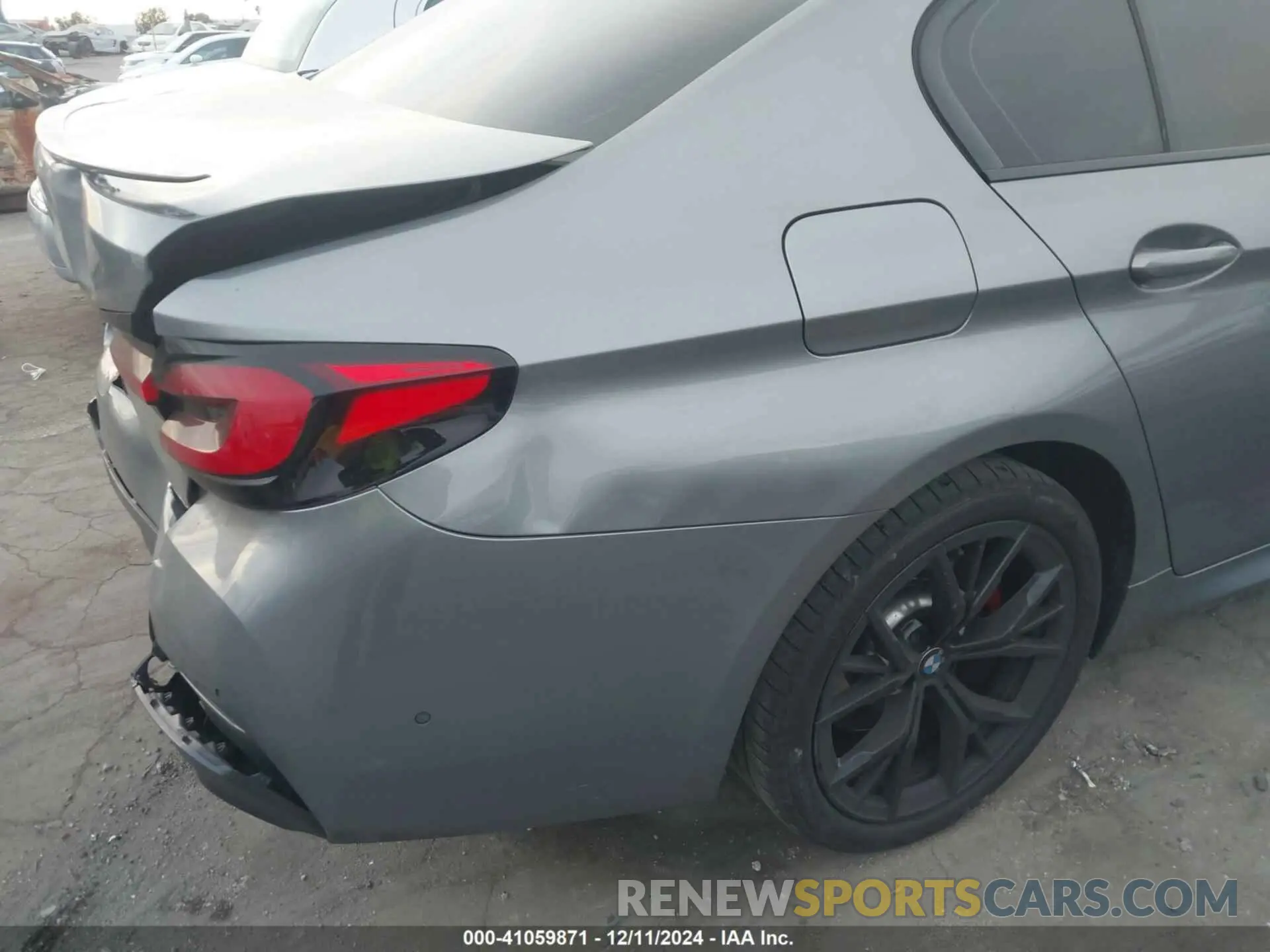 19 Photograph of a damaged car WBA53BH06PCL88886 BMW 530 2023