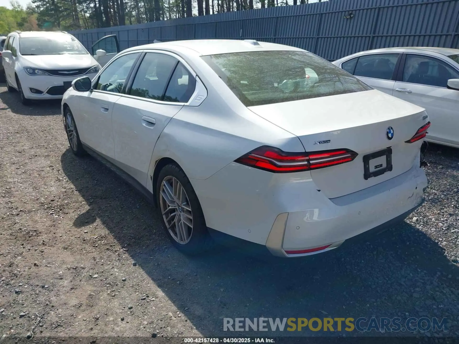 3 Фотография поврежденного автомобиля WBA53FJ06RCR29262 BMW 530 2024