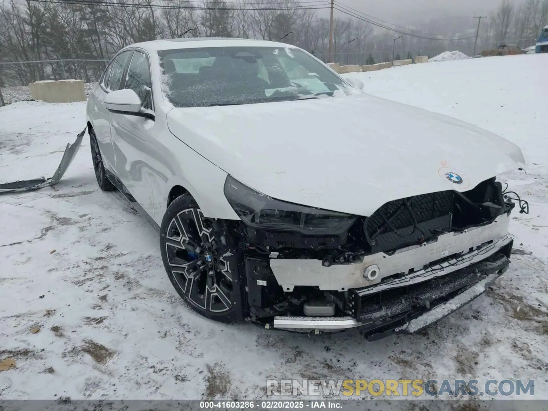 1 Фотография поврежденного автомобиля WBA53FJ06RCS94379 BMW 530 2024