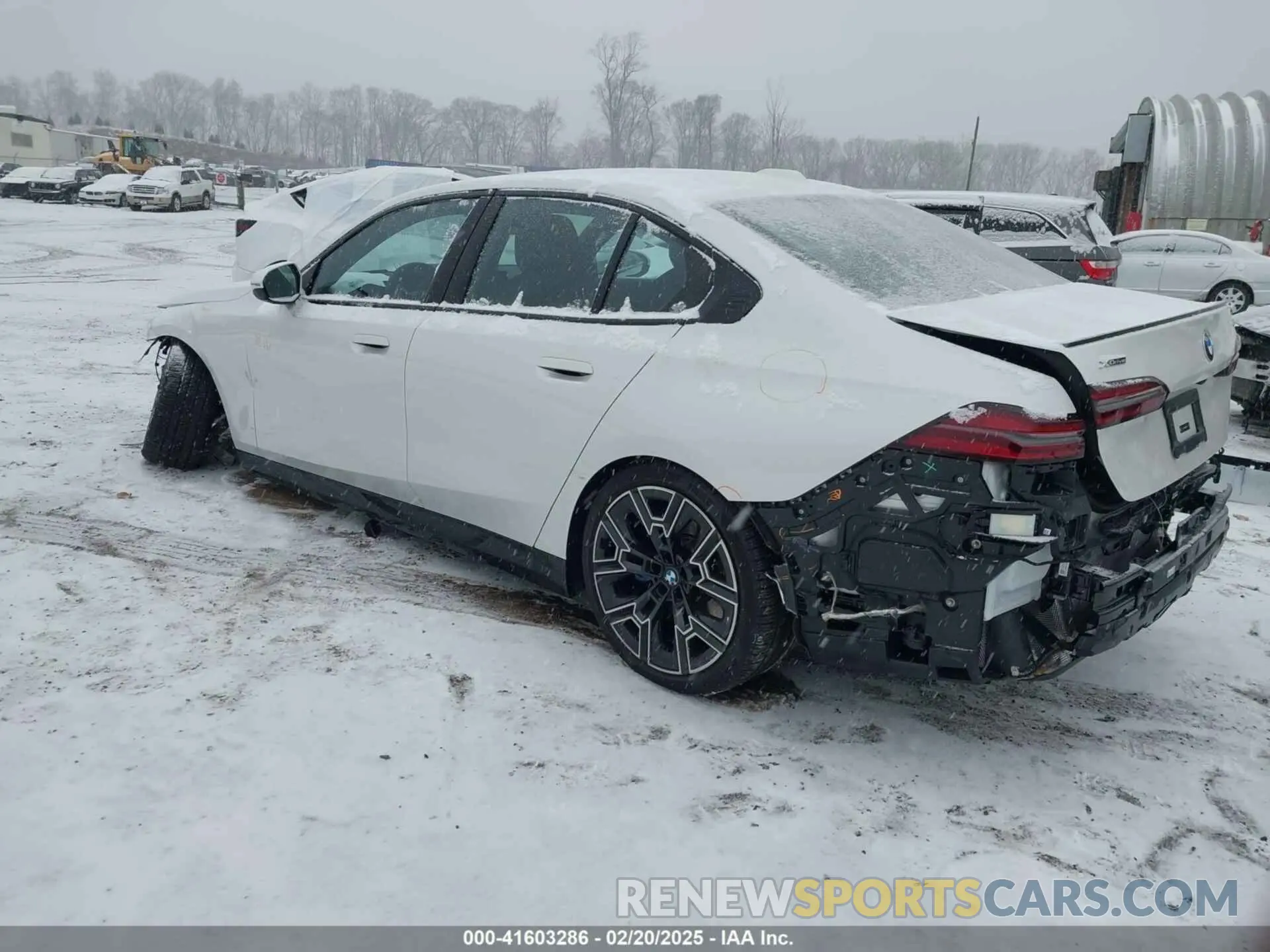 3 Фотография поврежденного автомобиля WBA53FJ06RCS94379 BMW 530 2024